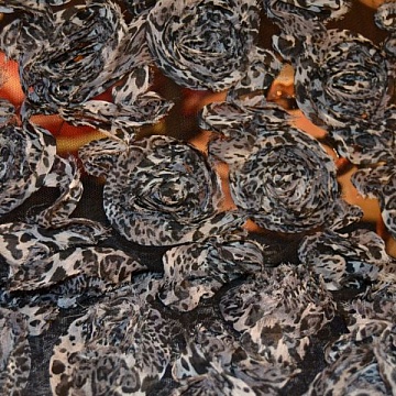 Tessuti Eleganti E Ricamati